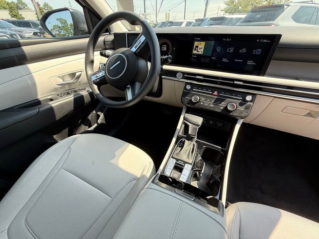 Used 2025 Hyundai Tucson SE image 18