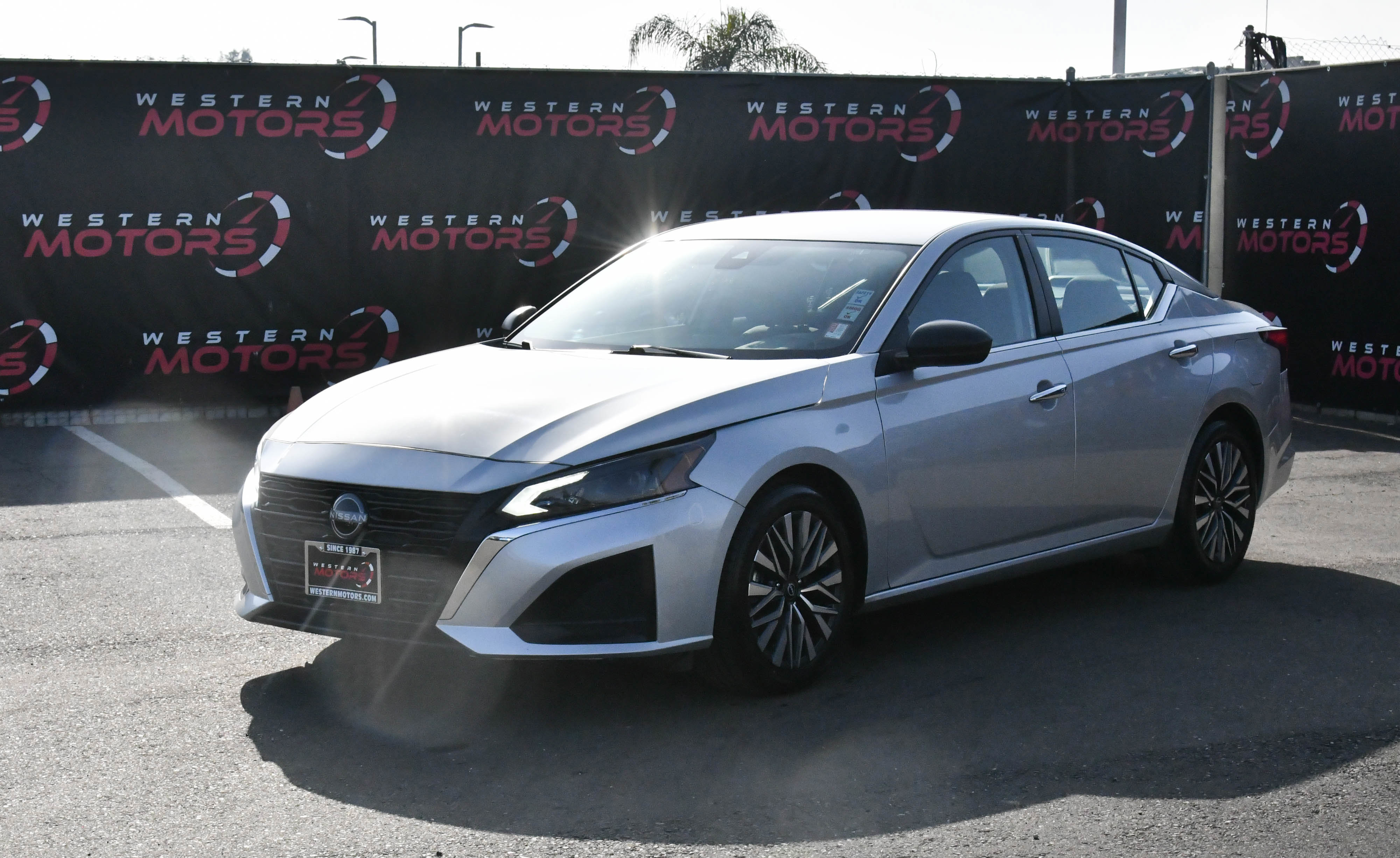 Used 2024 Nissan Altima 2.5 SV image 3