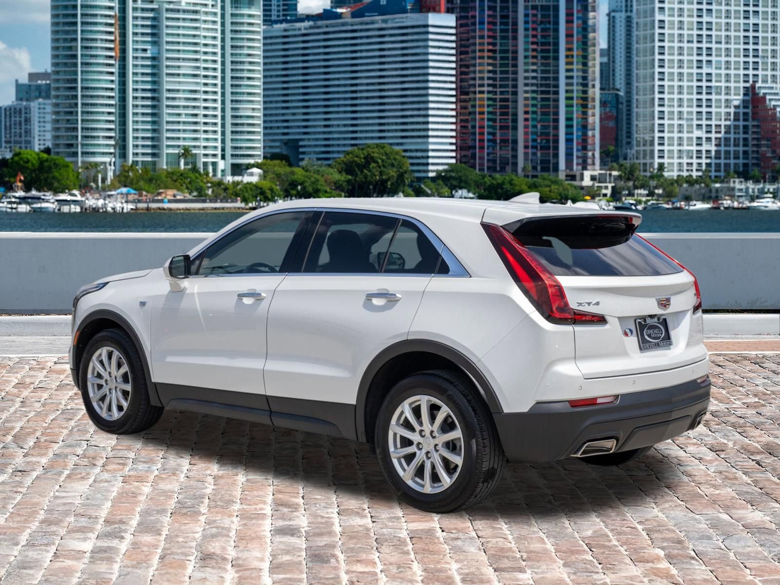 Used 2023 Cadillac XT4 Luxury w/ Driver Awareness Package FWD image 7