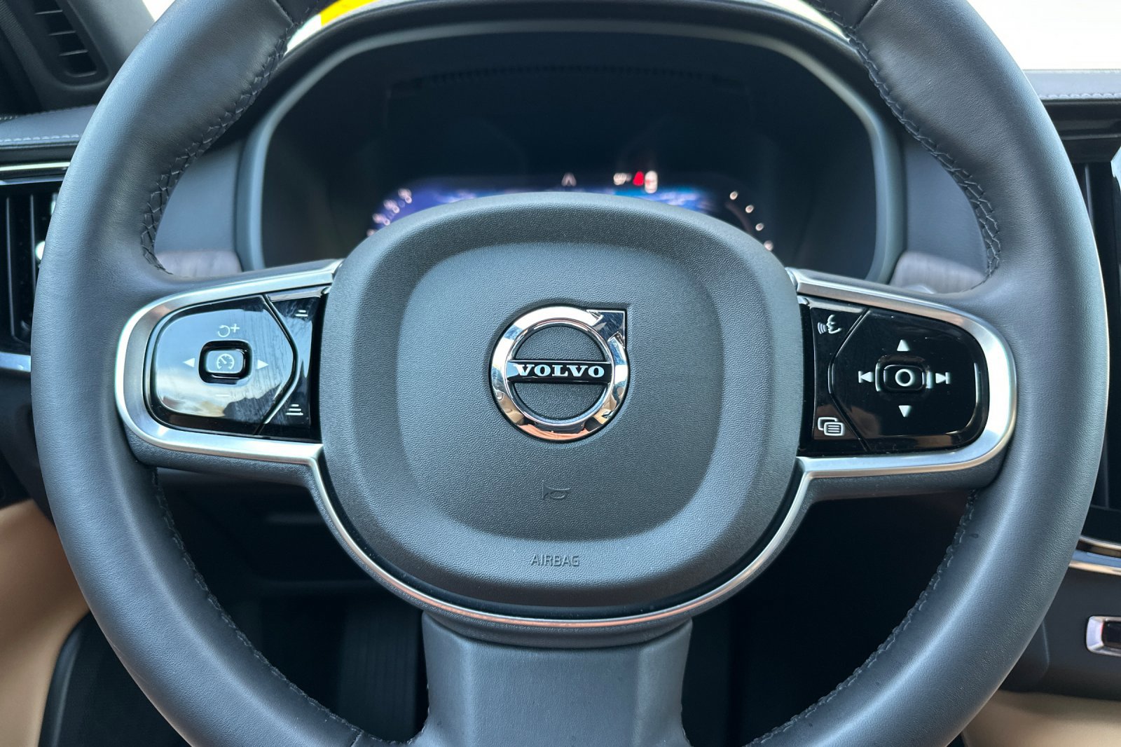 Certified 2025 Volvo S90 T8 Ultra AWD/4WD image 28