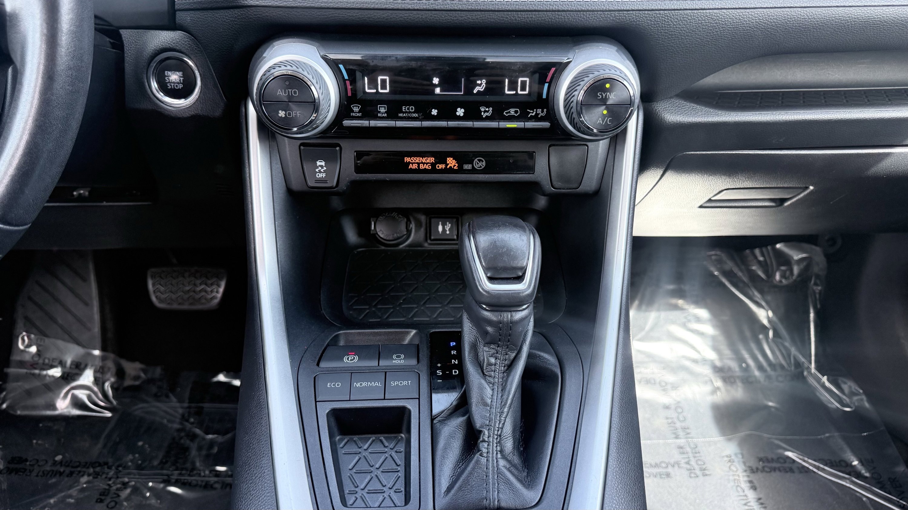 Used 2019 Toyota RAV4 XLE Premium image 60