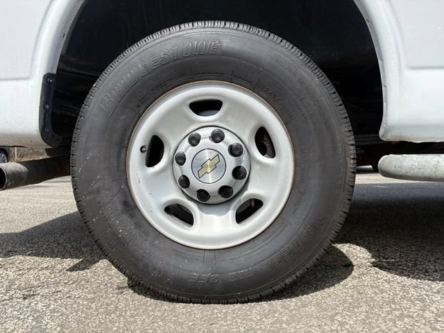 Used 2024 Chevrolet Express 2500 w/ Driver Convenience Package RWD image 21