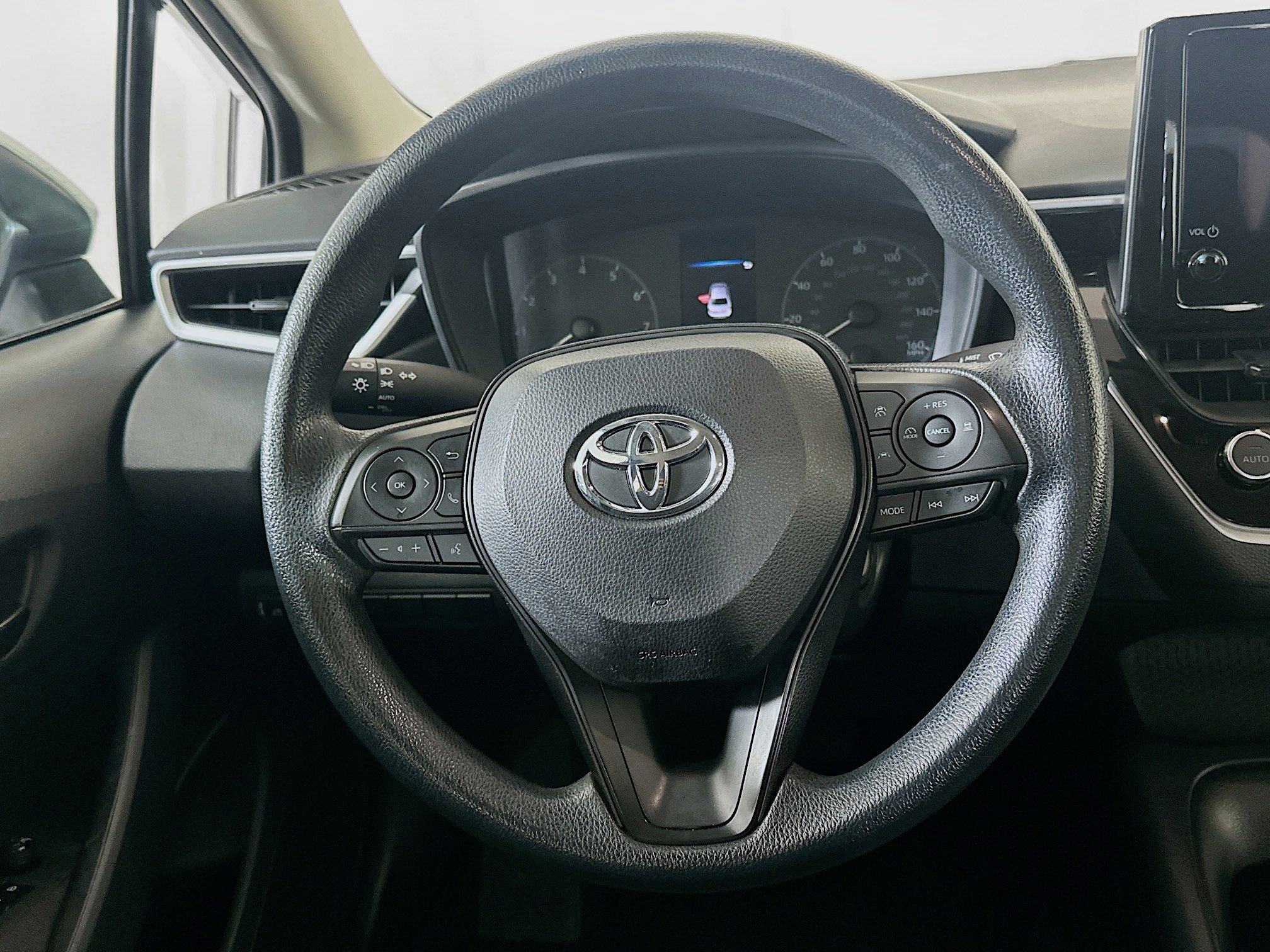 Used 2024 Toyota Corolla LE FWD image 17