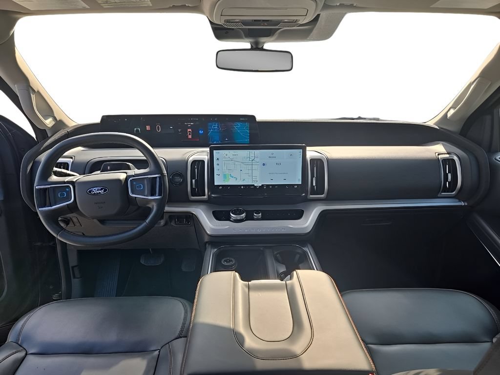 Used 2025 Ford Expedition Active AWD/4WD image 31