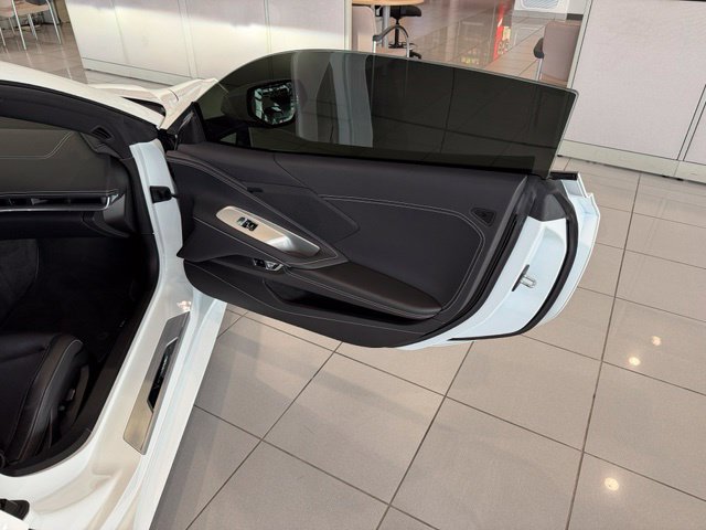 Used 2022 Chevrolet Corvette Stingray Coupe w/ 1LT RWD image 17