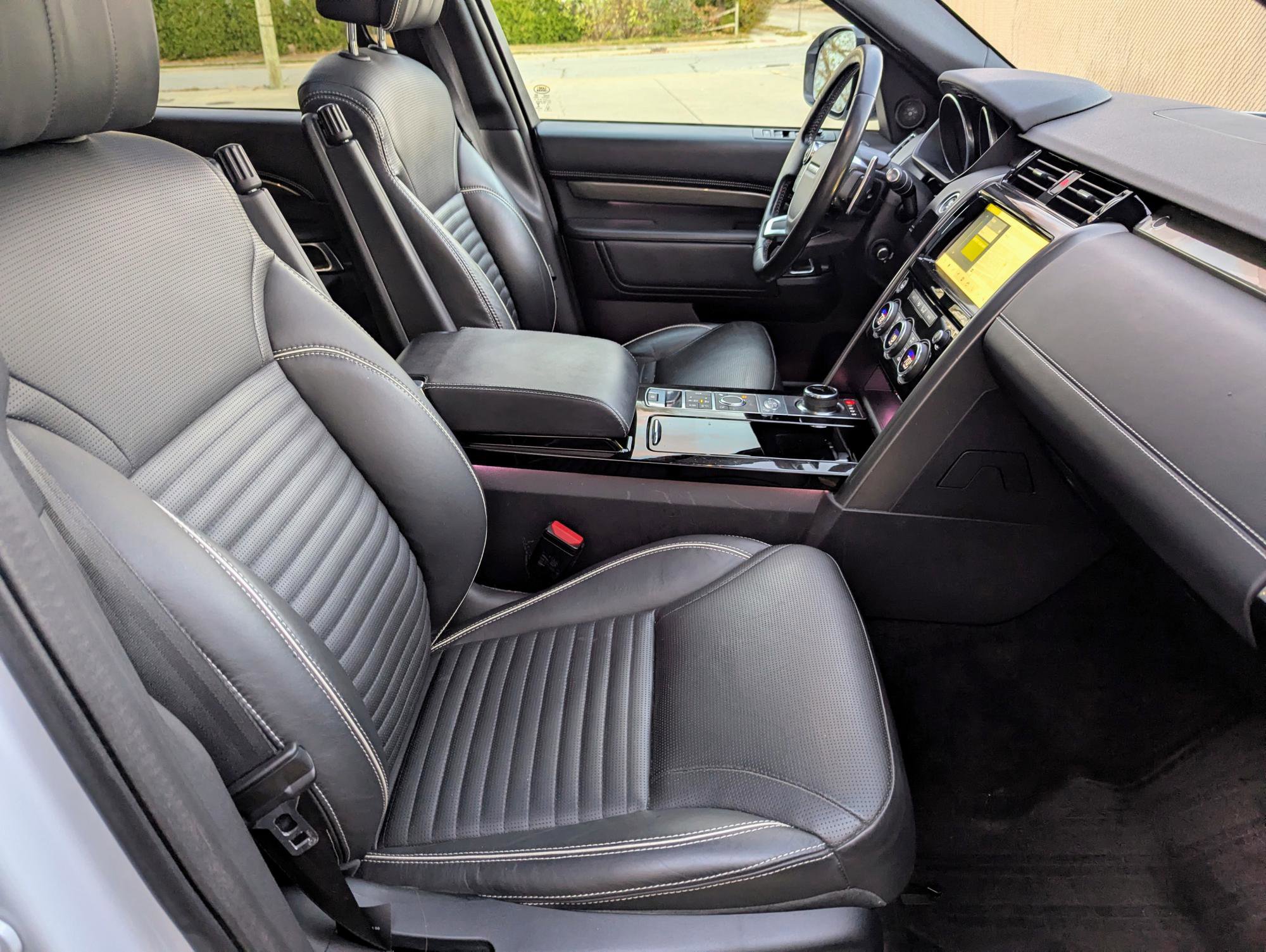 Used 2017 Land Rover Discovery HSE Luxury image 12