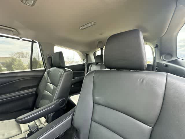 Used 2022 Honda Pilot Touring image 18