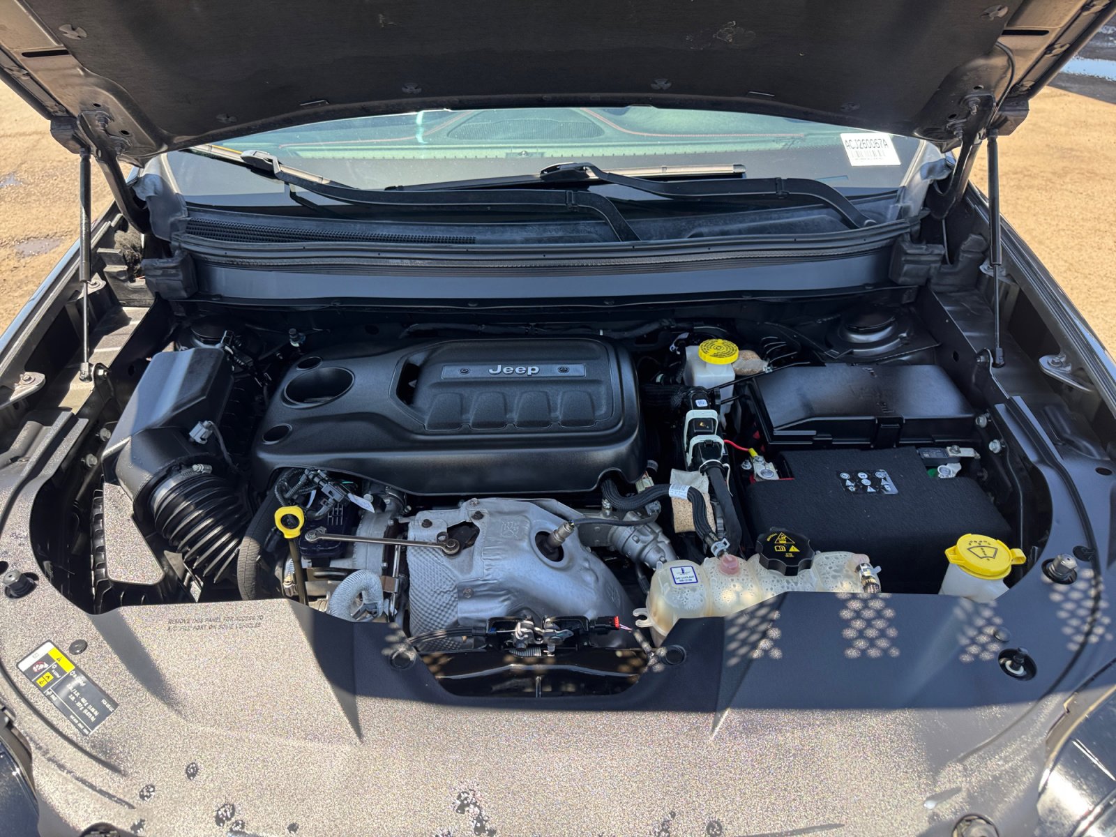 Used 2019 Jeep Cherokee Trailhawk AWD/4WD image 27