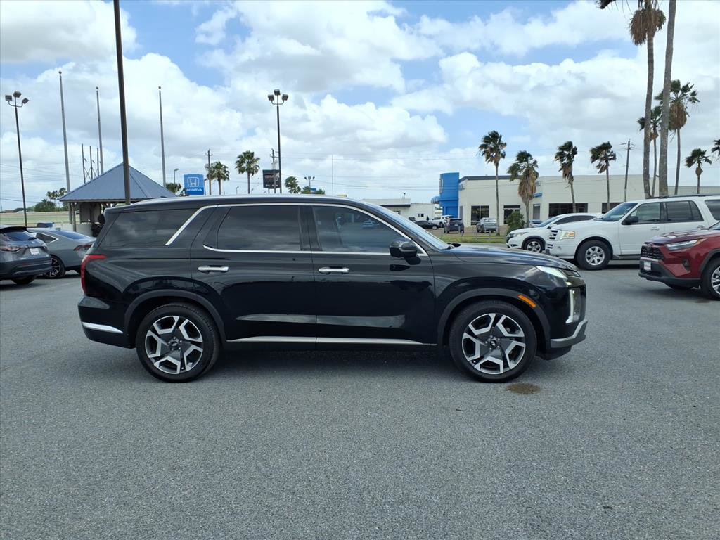 Used 2023 Hyundai Palisade Limited FWD image 9