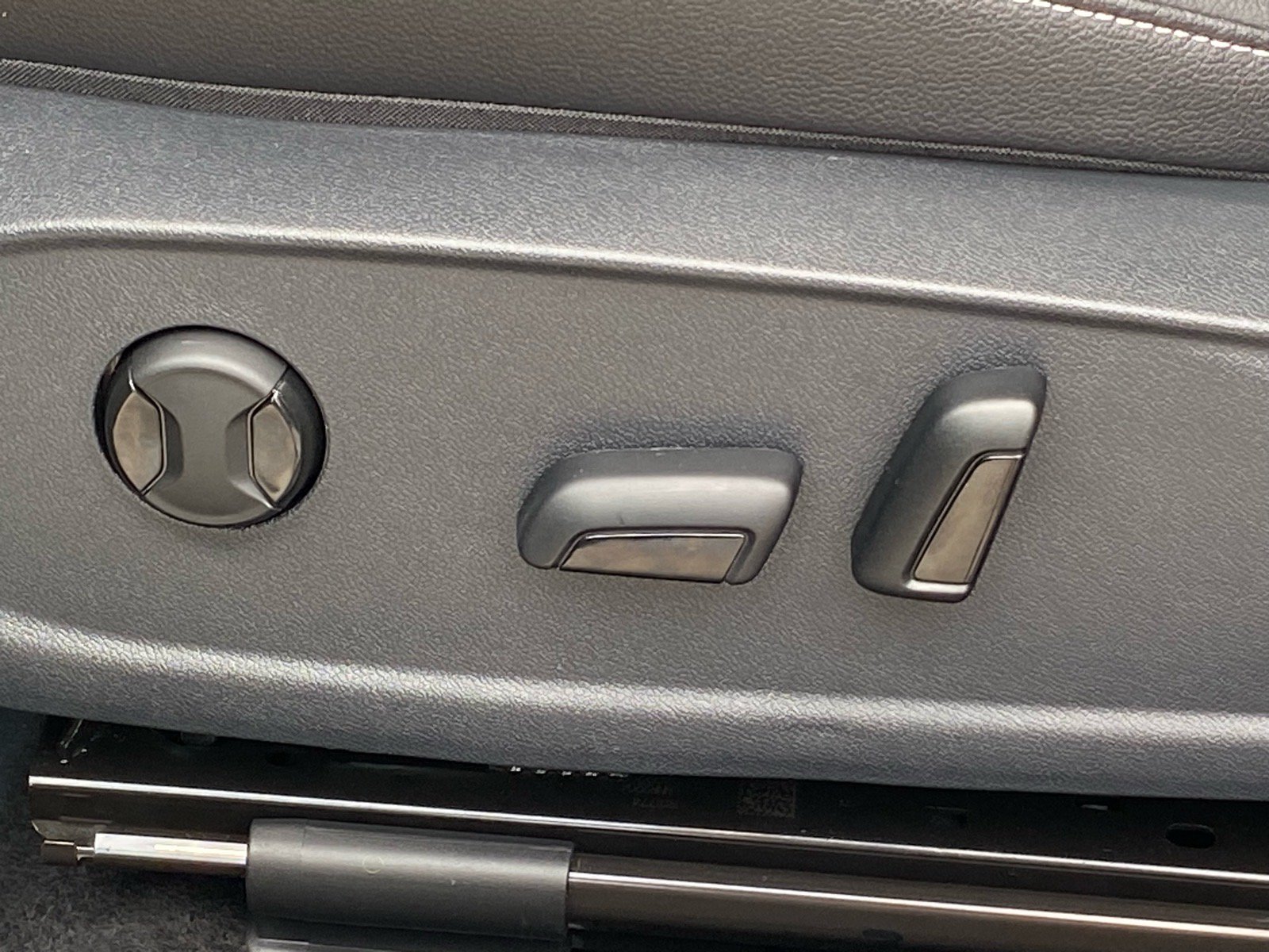 Certified 2023 Volkswagen Jetta SE FWD image 14