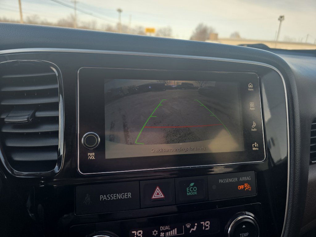 Used 2018 Mitsubishi Outlander SEL image 25