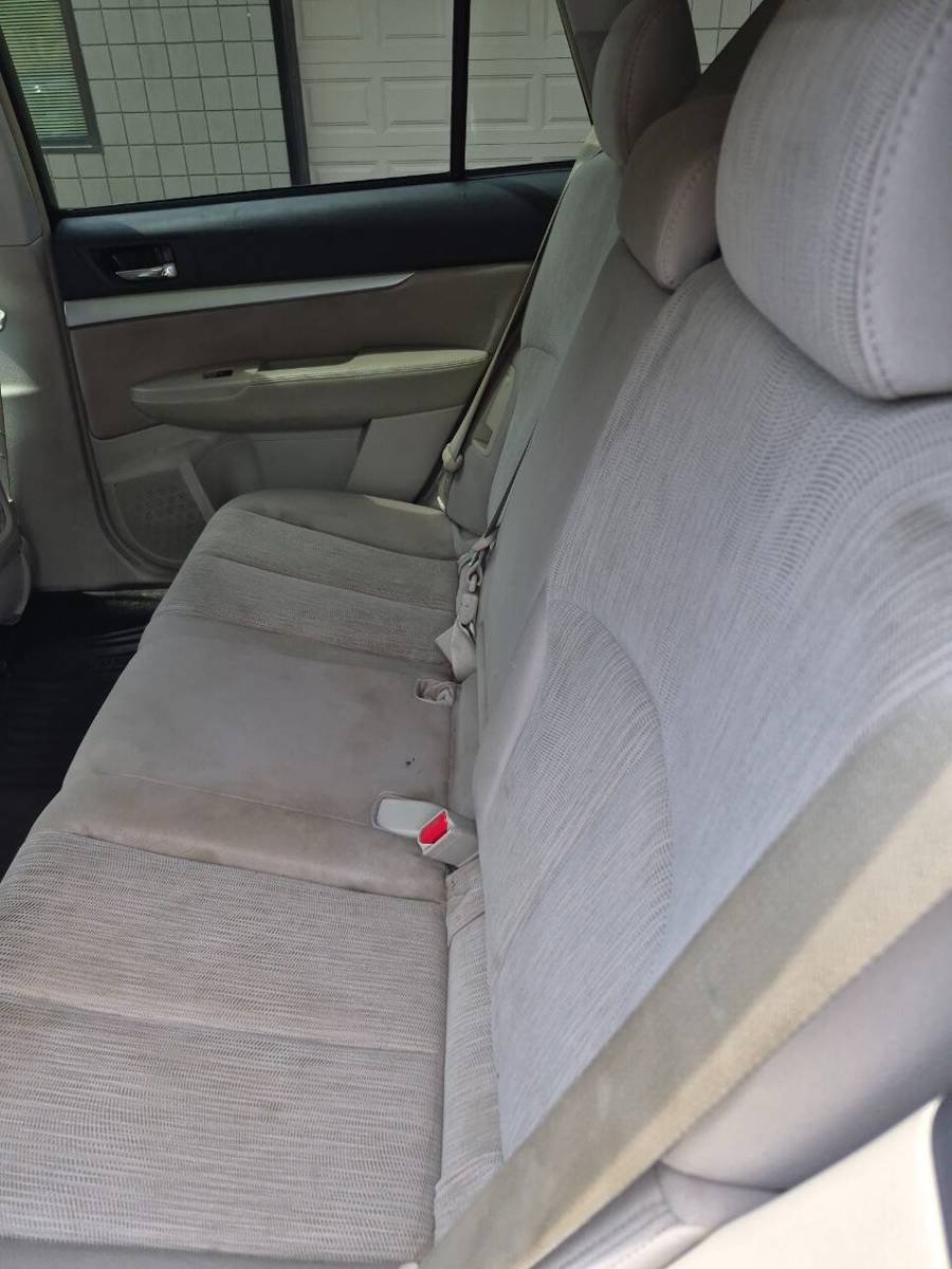 Used 2014 Subaru Outback 2.5i Premium w/ Moonroof Package AWD/4WD image 10