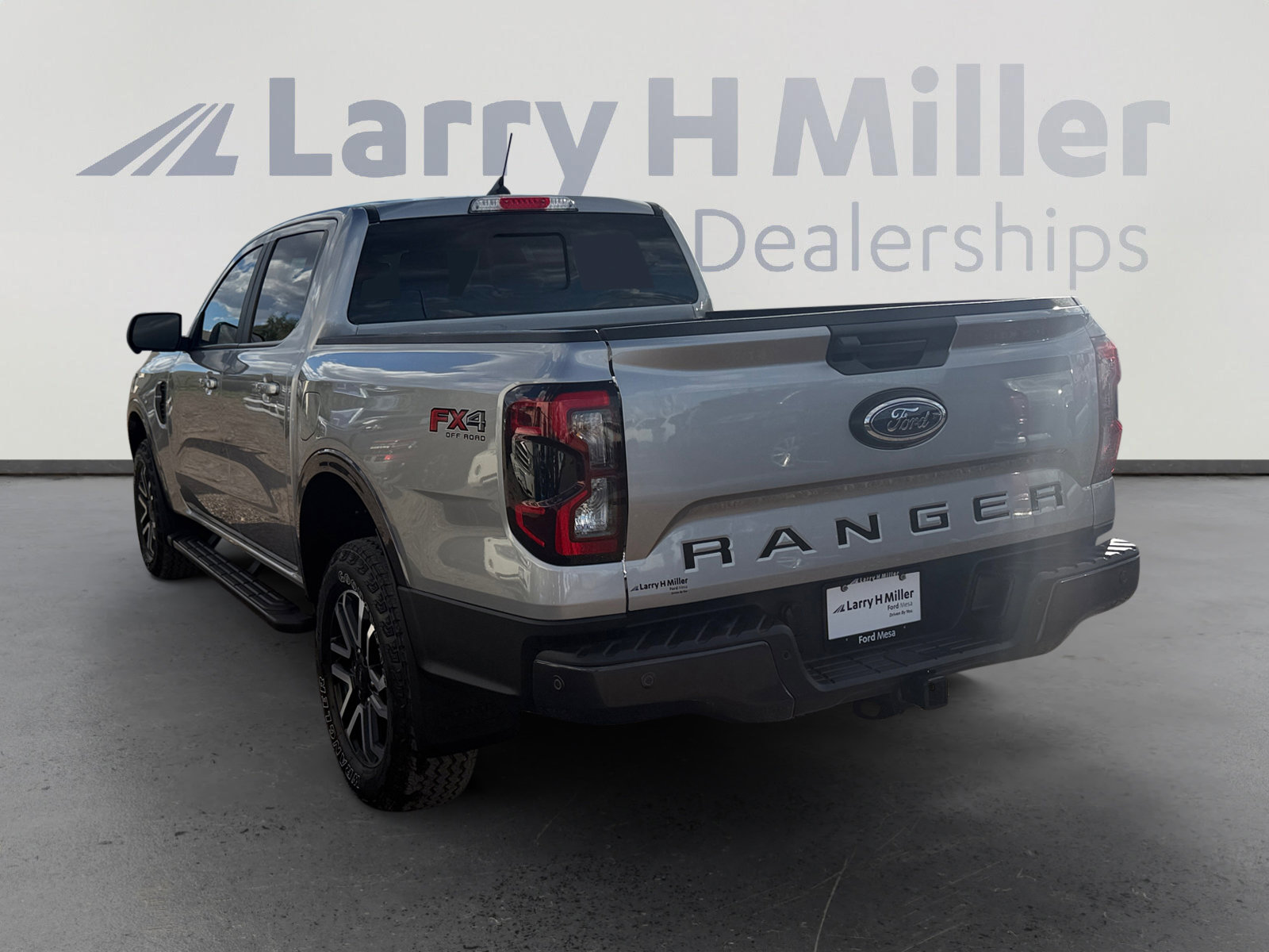 Used 2024 Ford Ranger Lariat w/ FX4 Off-Road Package image 3