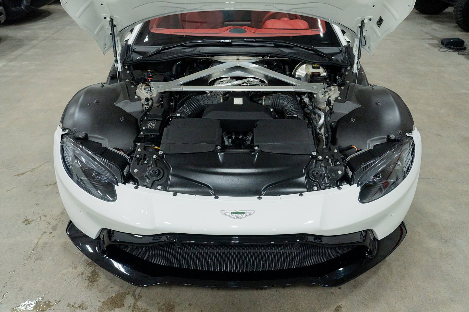 Used 2019 Aston Martin V8 Vantage Coupe image 51