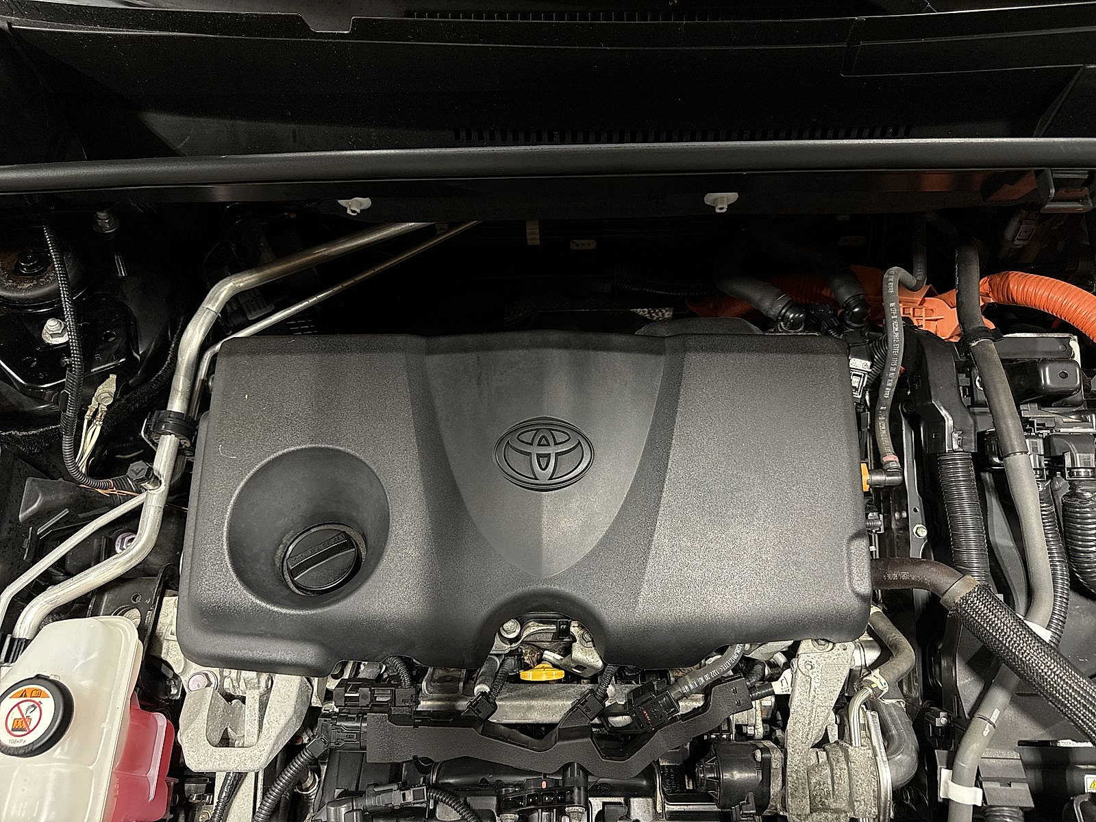 Used 2021 Toyota Venza LE AWD/4WD image 12