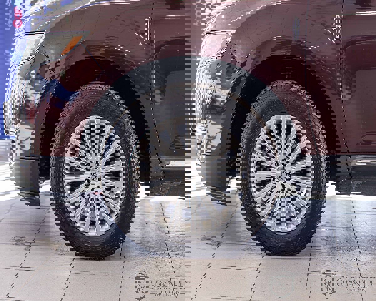 Used 2012 Lincoln MKX FWD image 6