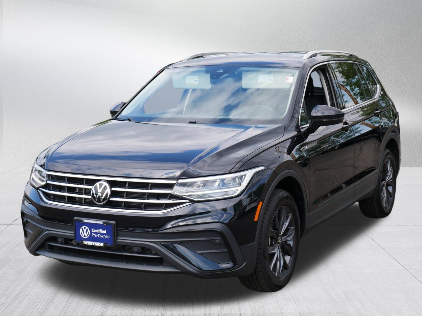 Certified 2023 Volkswagen Tiguan SE AWD/4WD image 3