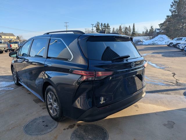 Used 2021 Toyota Sienna XLE w/ XLE Plus Package image 4