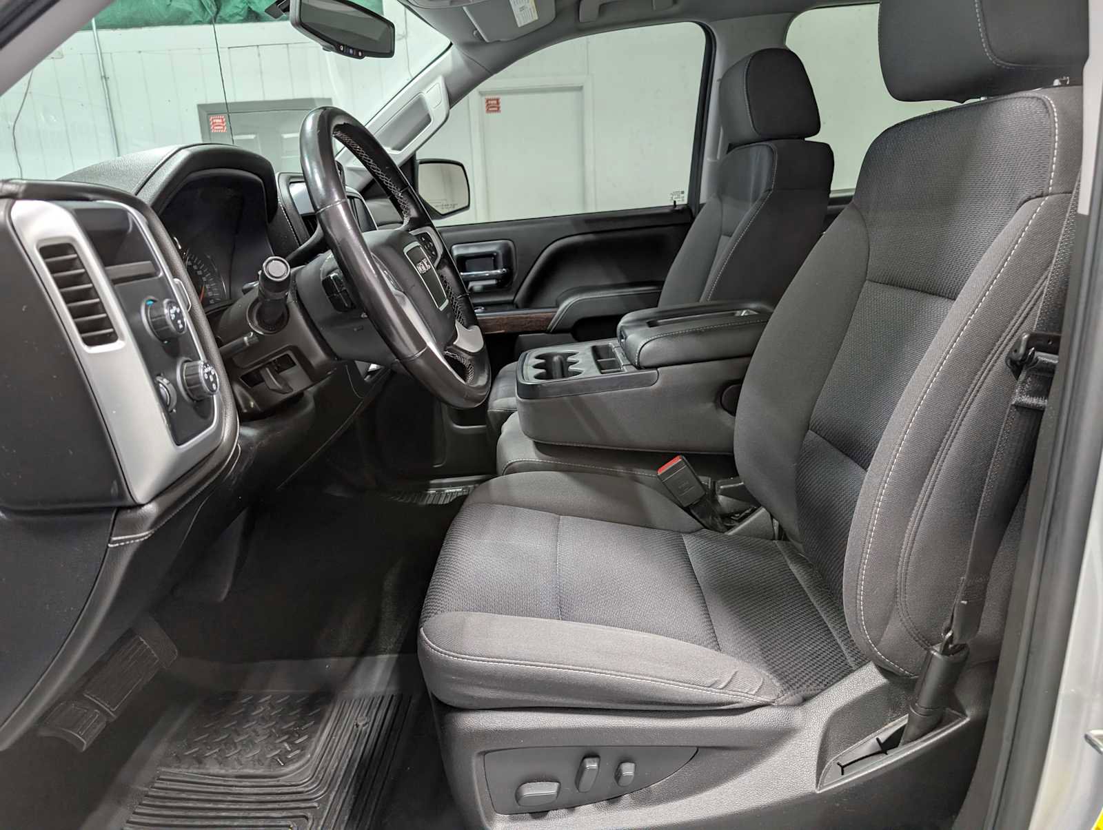 Used 2018 GMC Sierra 1500 SLE w/ SLE Value Package image 4