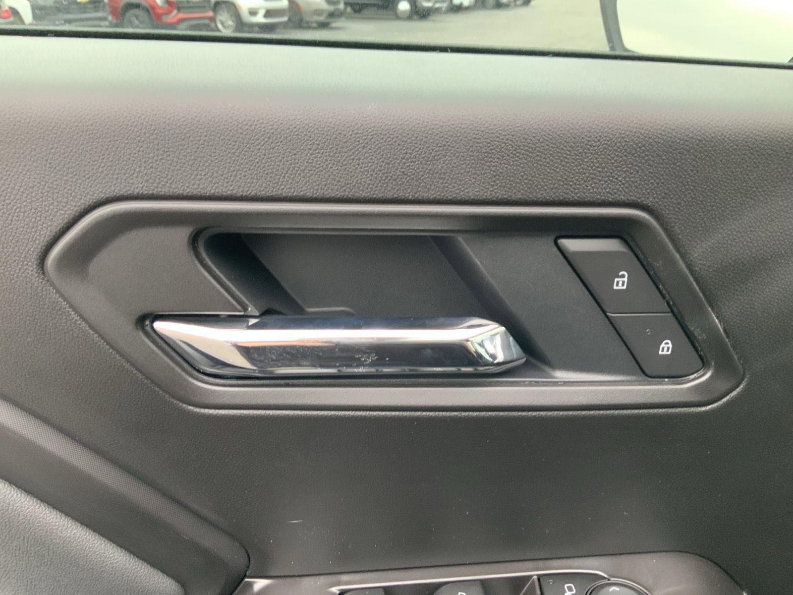 New 2026 GMC Canyon Elevation w/ Convenience Package image 27