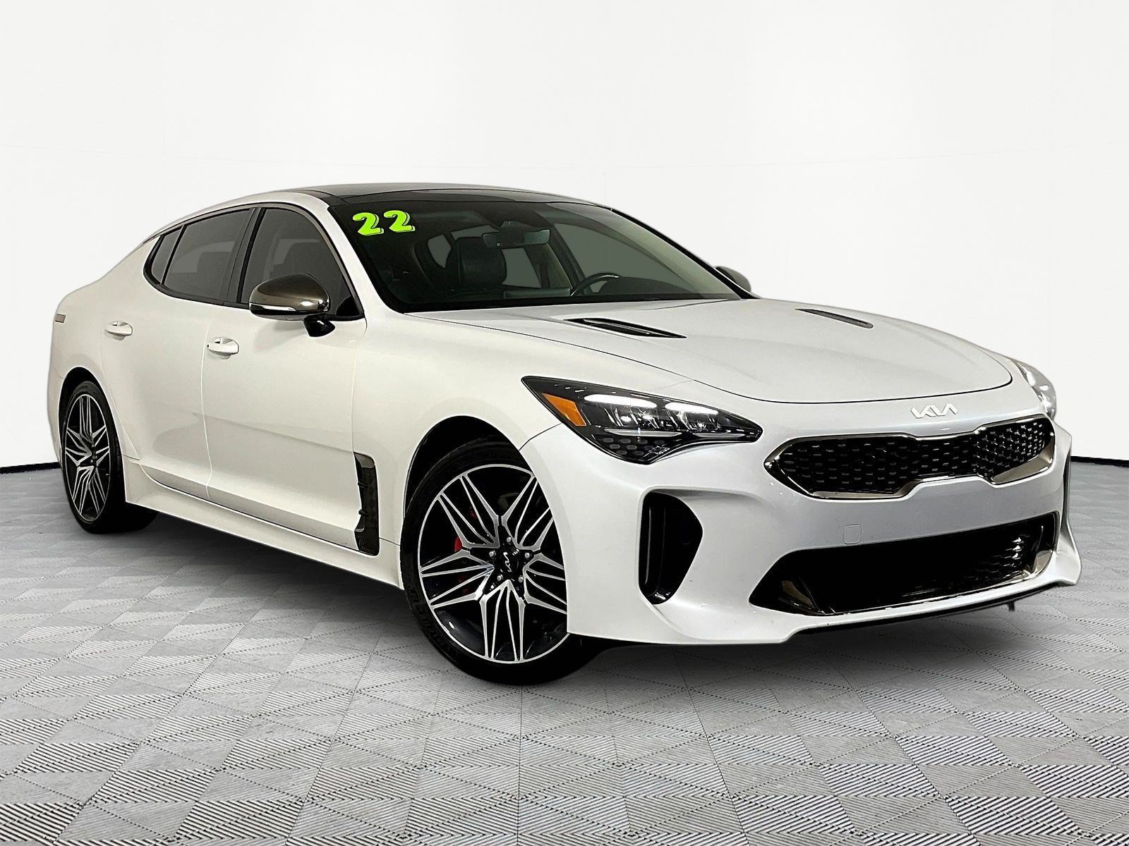 Used 2022 Kia Stinger GT1 AWD/4WD image 3