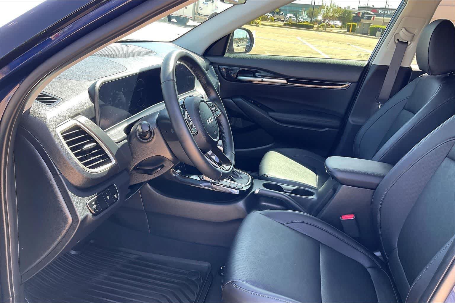 Certified 2026 Kia Seltos EX FWD image 2