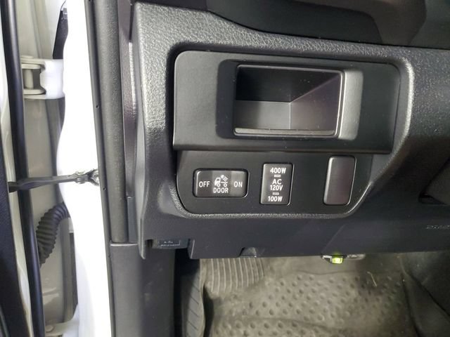 Used 2016 Toyota Tacoma TRD Sport AWD/4WD image 29