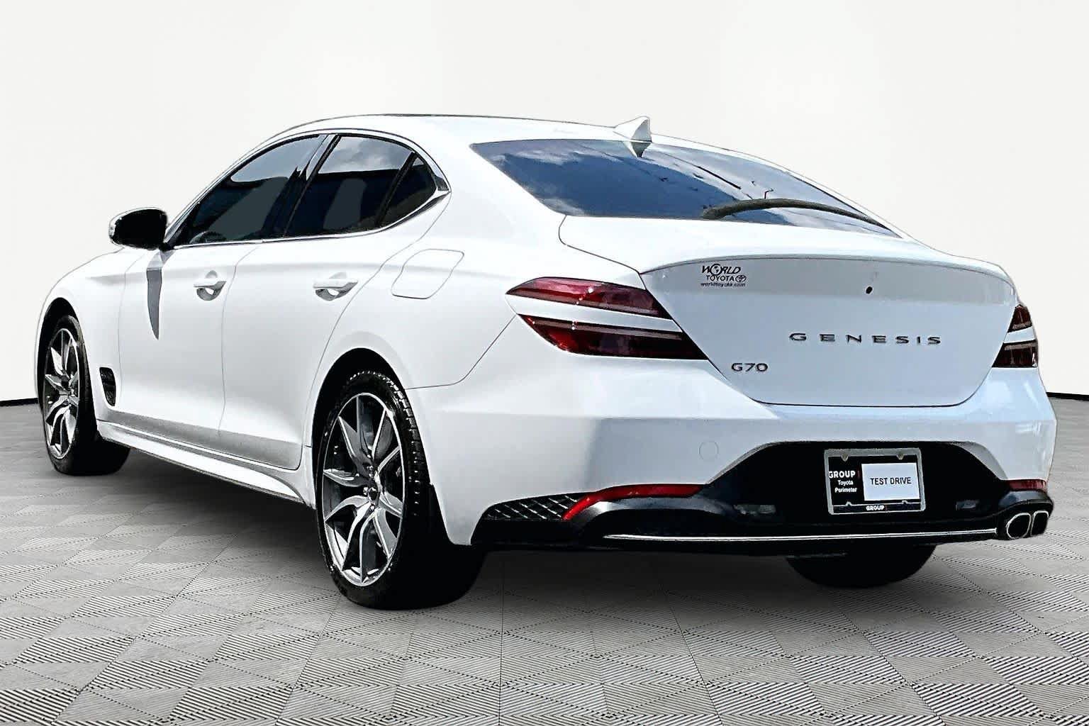 Used 2023 Genesis G70 2.0T RWD image 12