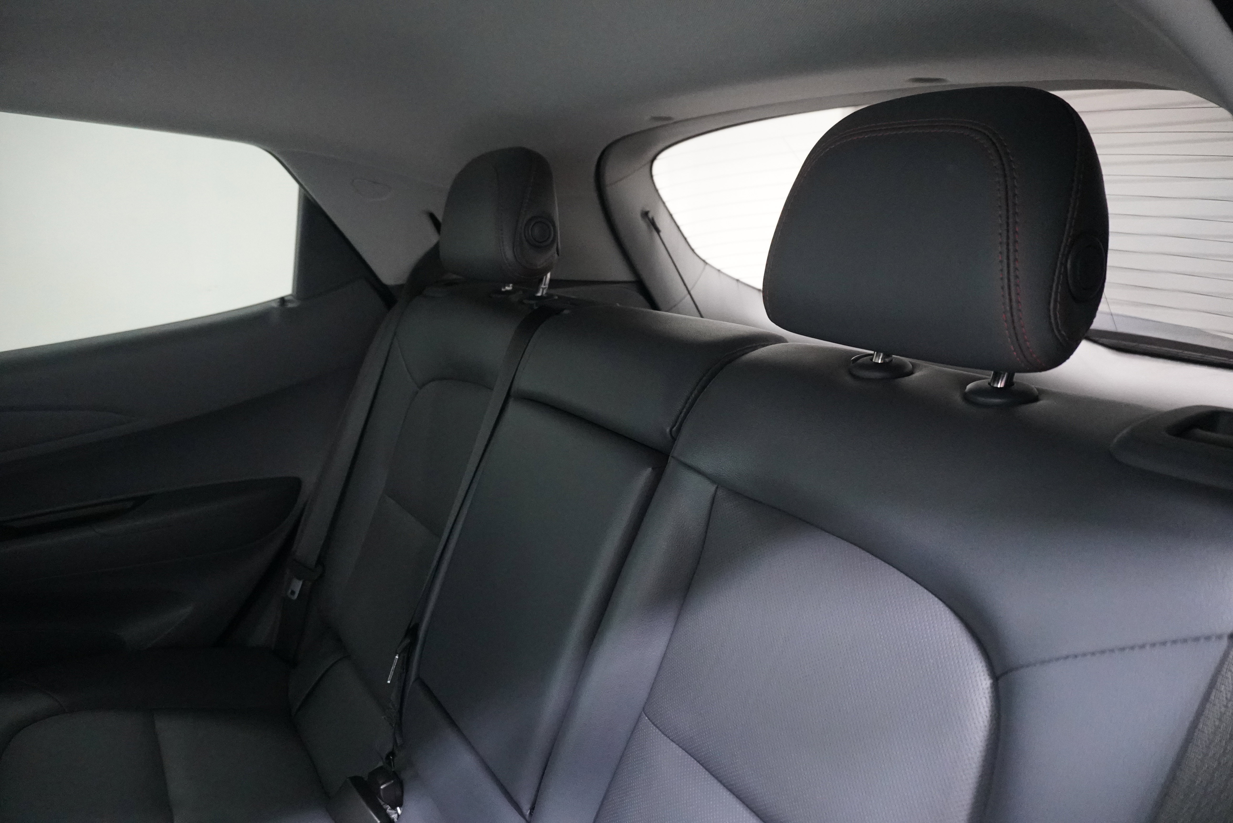 Used 2019 Chevrolet Bolt Premier w/ Infotainment Package image 13