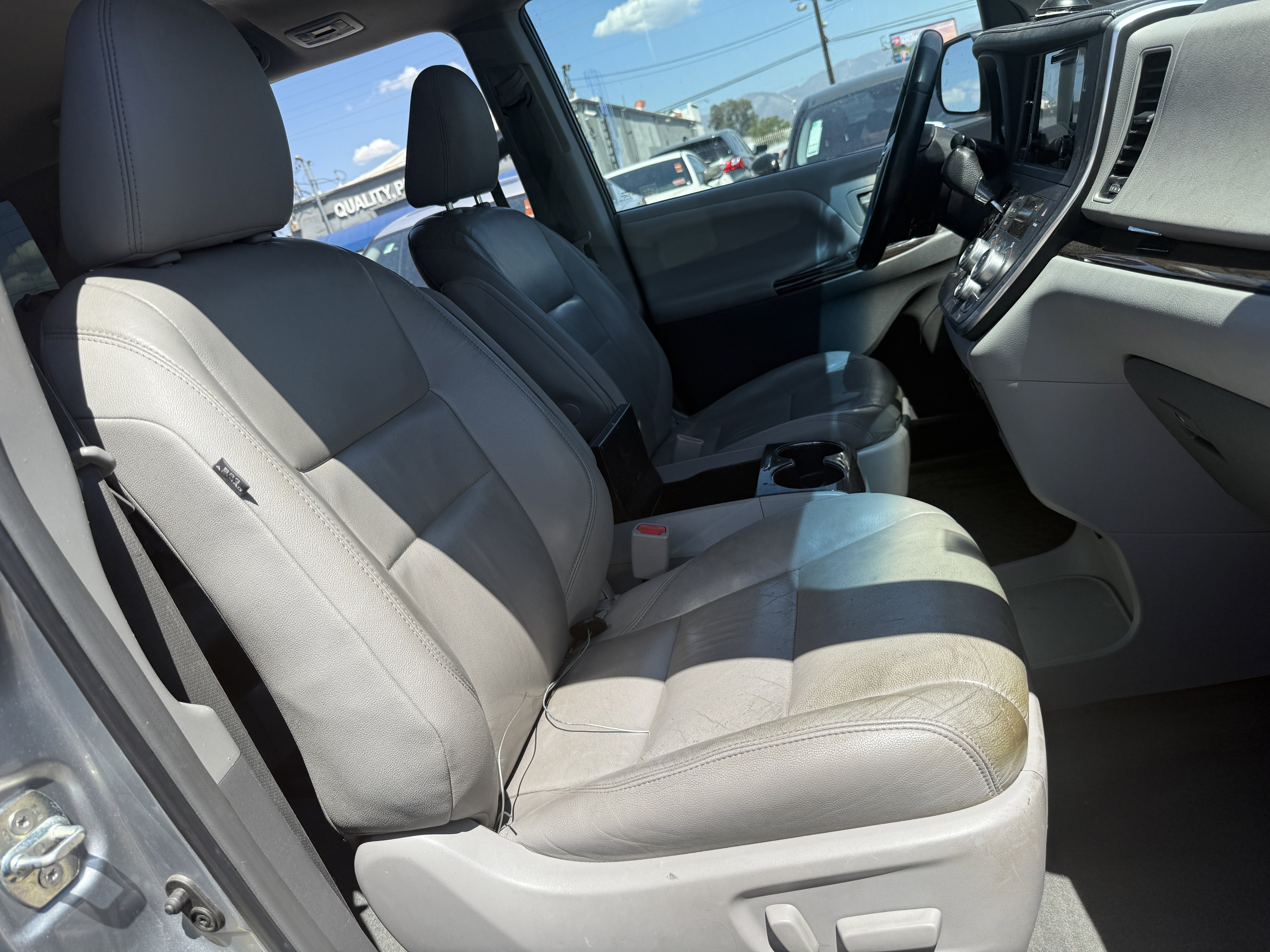 Used 2015 Toyota Sienna XLE w/ XLE Navigation Package image 21