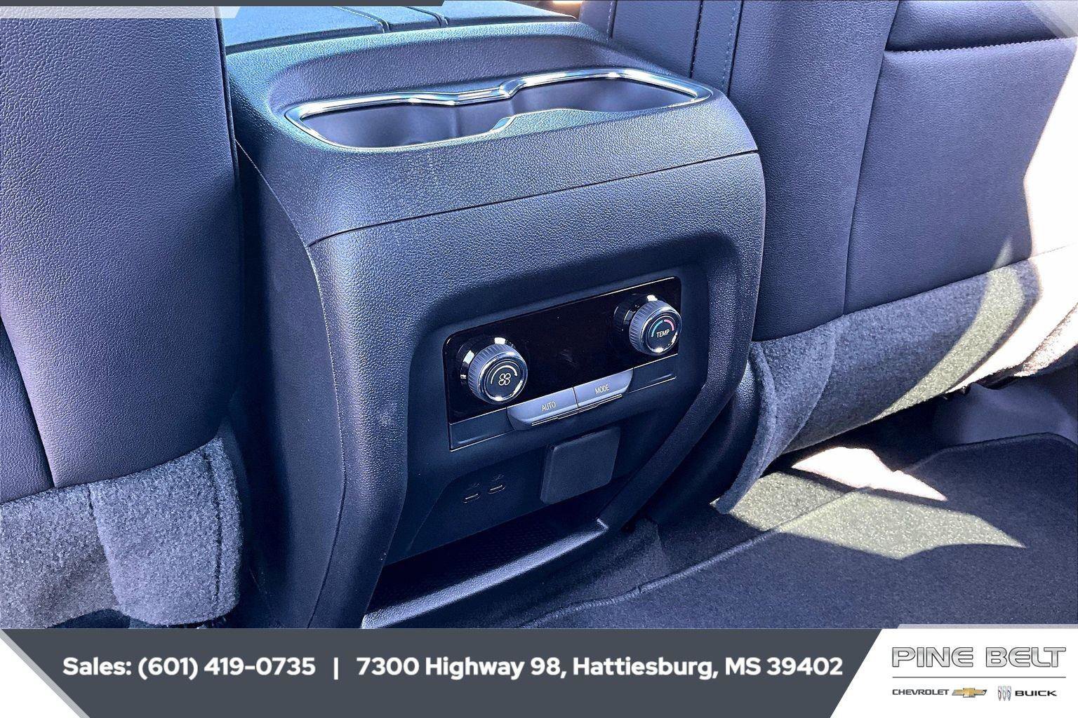 New 2026 Chevrolet Traverse LT w/ Driver Confidence Package image 25