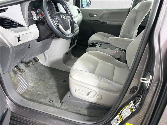 Used 2015 Toyota Sienna LE FWD image 9