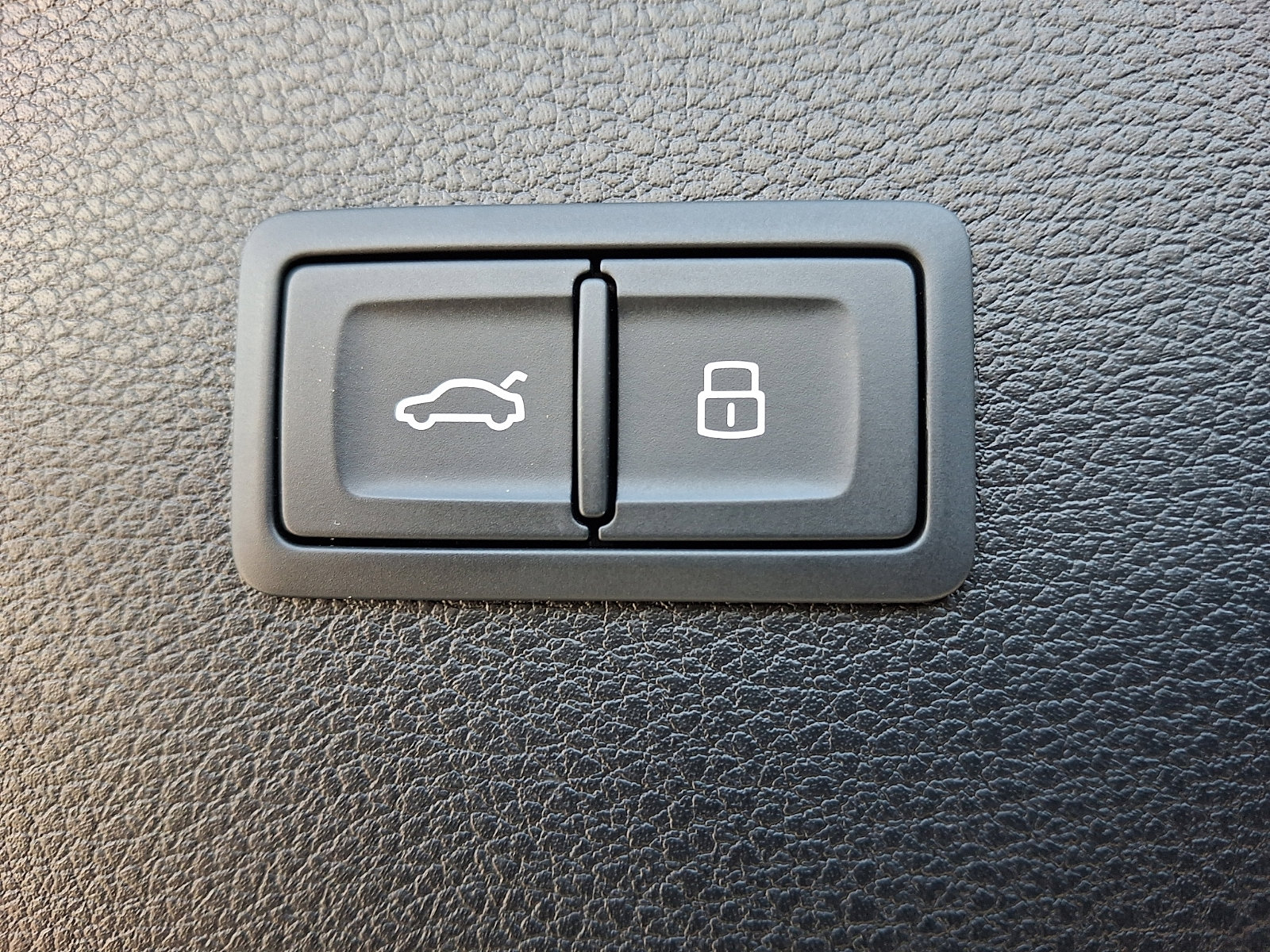 Used 2024 Audi Q5 e Premium Plus image 31