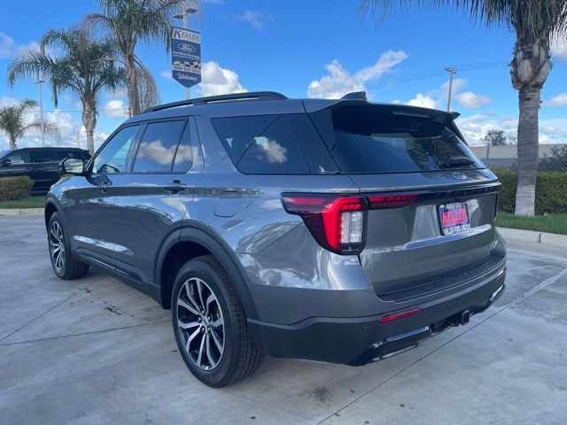 New 2026 Ford Explorer ST-Line image 3