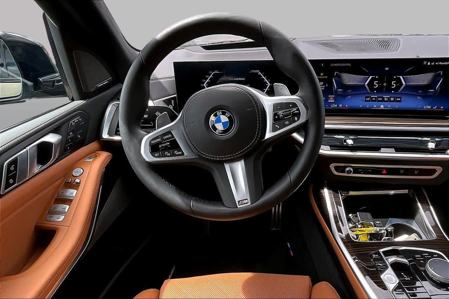 Used 2025 BMW X7 xDrive40i w/ M Sport Package AWD/4WD image 6