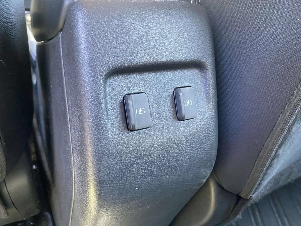 Used 2023 Nissan Kicks SV FWD image 13