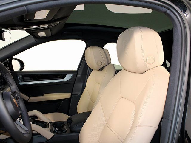 New 2026 Porsche Cayenne Coupe AWD/4WD image 20