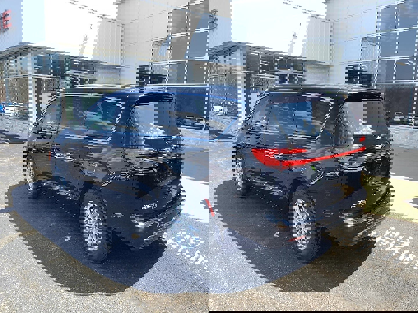 New 2026 Chrysler Pacifica Select image 7