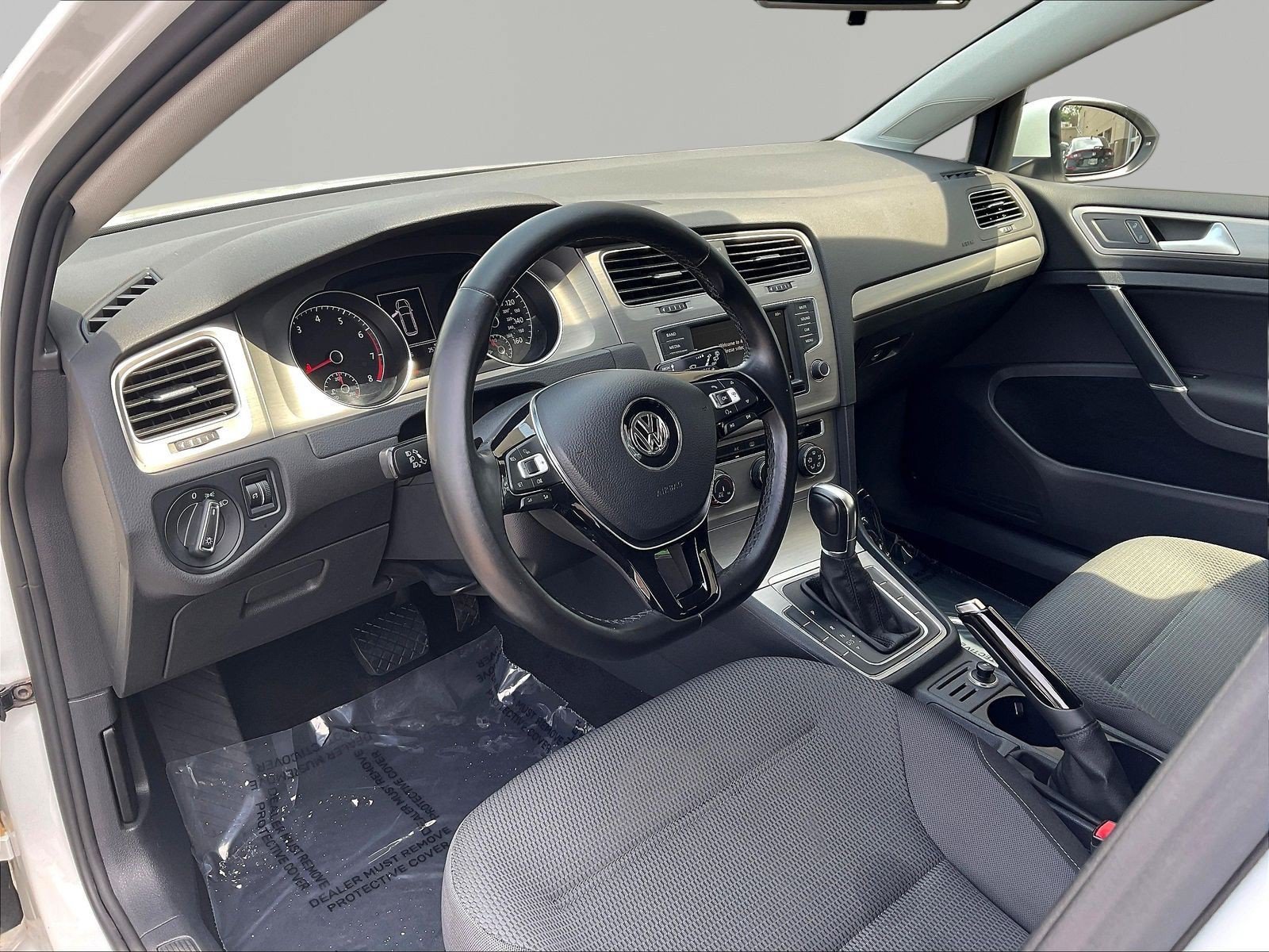 Used 2016 Volkswagen Golf S FWD image 17