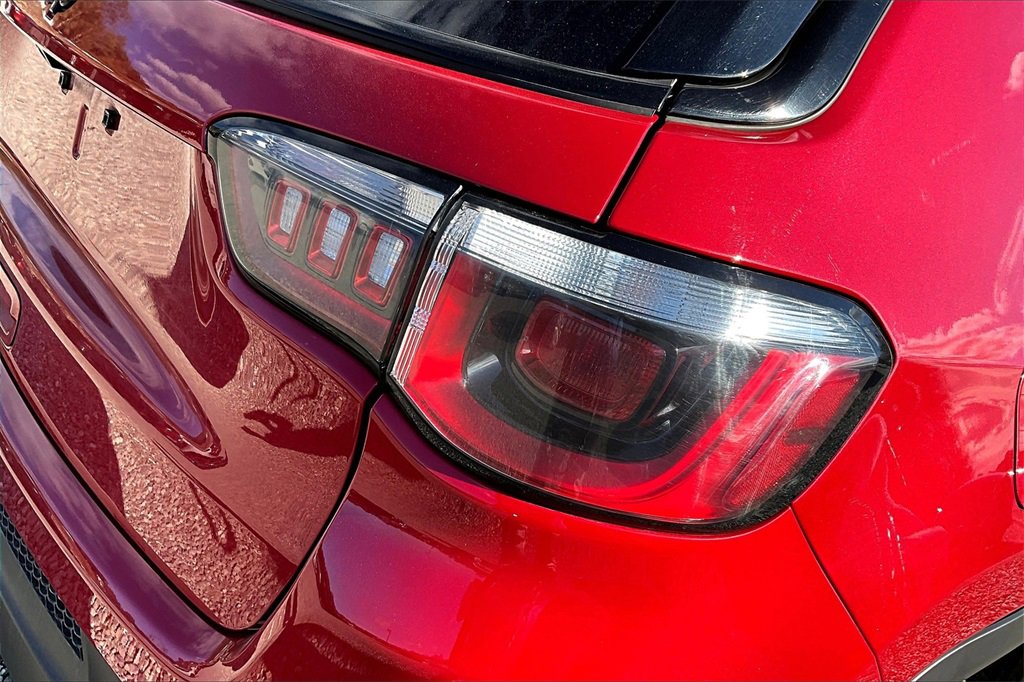 Used 2018 Jeep Compass Latitude image 26