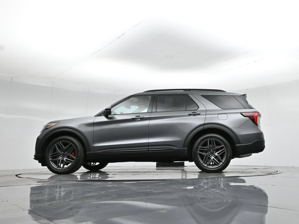 New 2026 Ford Explorer ST-Line w/ ST-Line Street Pack RWD image 57