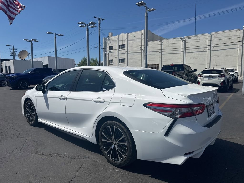 Used 2018 Toyota Camry SE FWD image 7