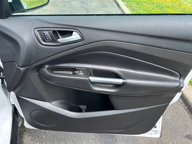 Used 2017 Ford Escape SE w/ Equipment Group 201A AWD/4WD image 44