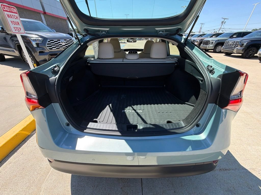 Used 2022 Toyota Prius XLE w/ Advanced Technology Package AWD/4WD image 27