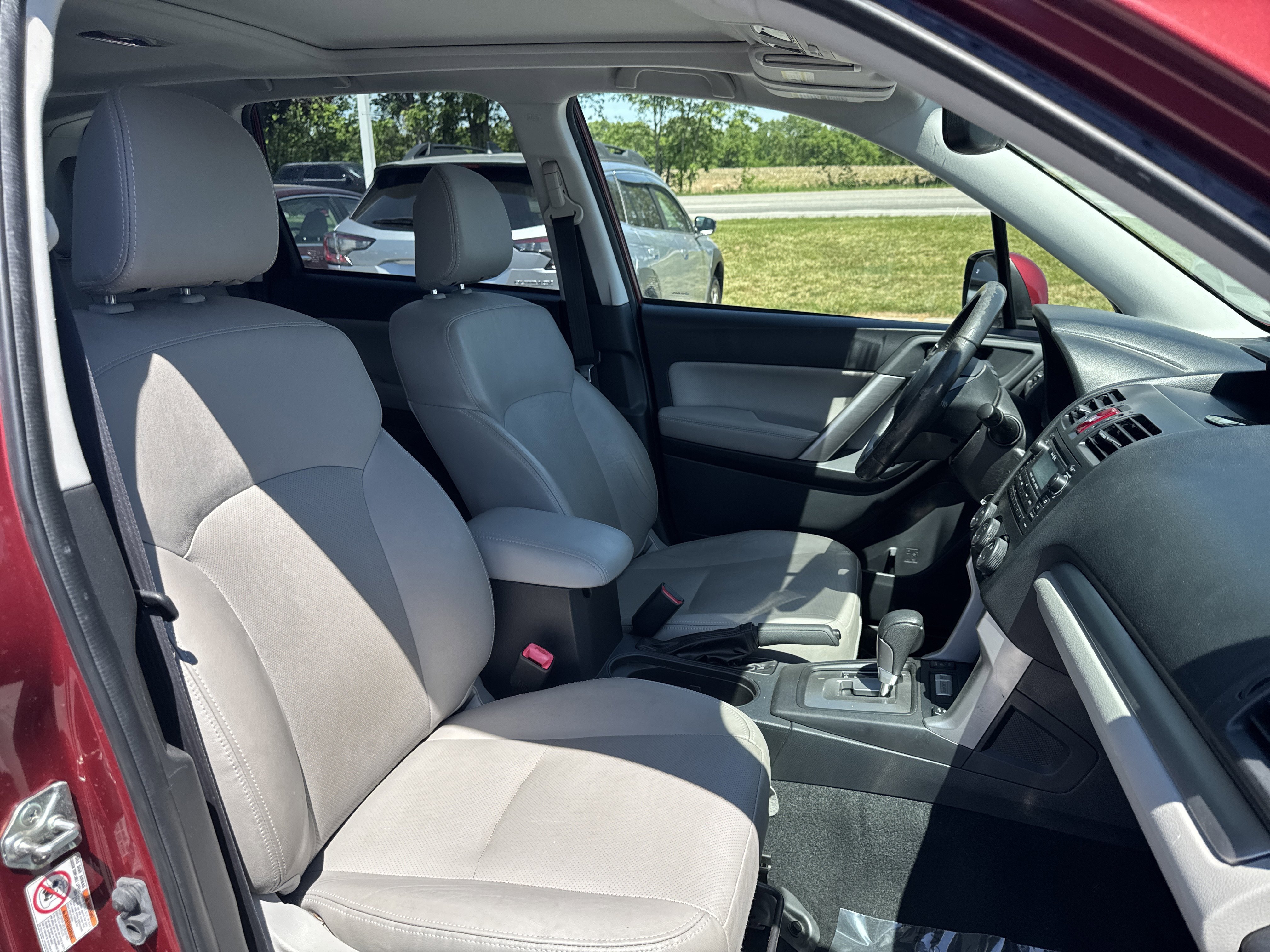 Used 2015 Subaru Forester 2.5i Limited w/ Popular Package #2 AWD/4WD image 14