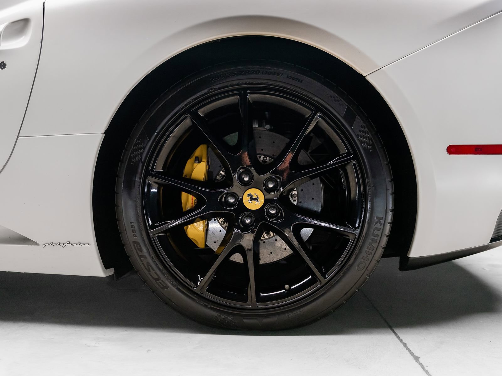 Used 2013 Ferrari California RWD image 41