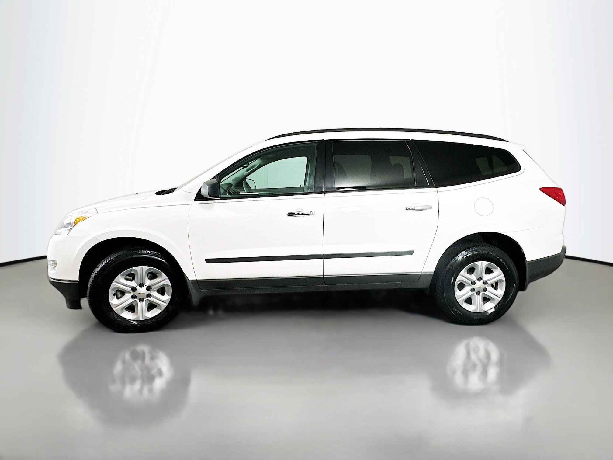Used 2011 Chevrolet Traverse LS AWD/4WD image 4