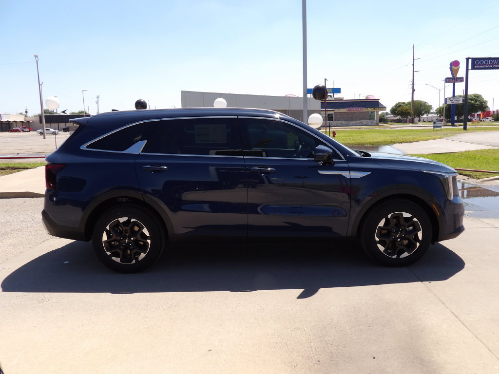 New 2026 Kia Sorento S w/ S Panoramic Sunroof Package FWD image 5