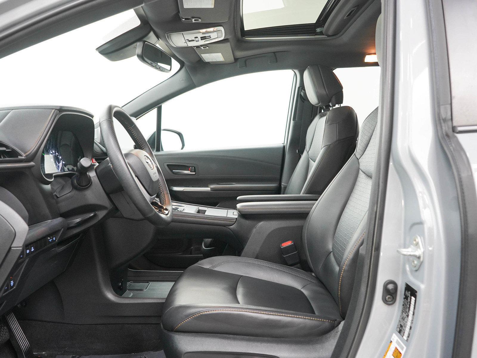 Used 2022 Toyota Sienna XLE Woodland Edition AWD/4WD image 25