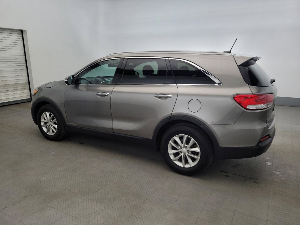 Used 2017 Kia Sorento AWD image 3